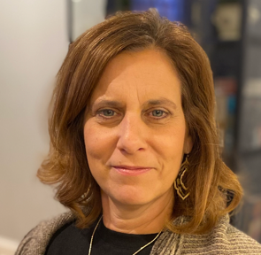 Headshot of Dianne Larsen